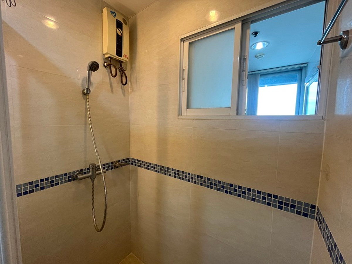 Beautiful view!! Condo for rent Life @ Ratchada-Huai Khwang. Loading...