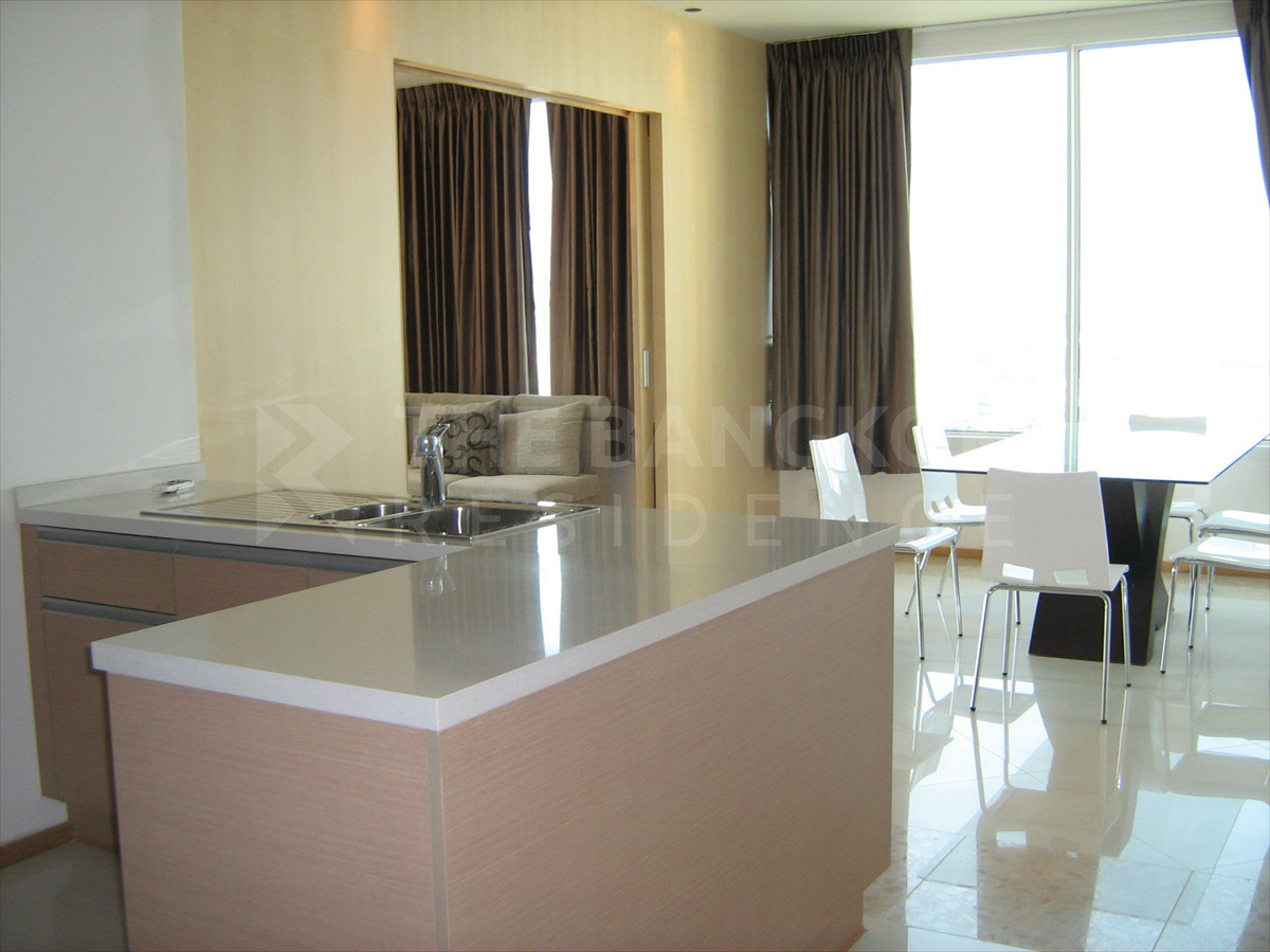 For RentCondoSathorn, Narathiwat : Exclusive for Rent! Rarely available spacious unit at a great price, perfectly located in the heart of Sathorn.🏆🏆The Empire Place Sathorn By Jinyanaz 🥇🥇