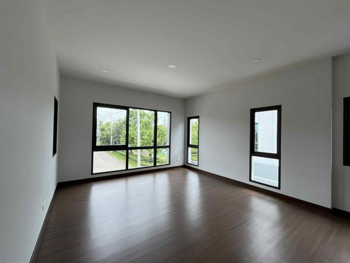 ขายบ้านแจ้งวัฒนะ เมืองทอง : ขายบ้านเดี่ยว THE CITY ดอนเมือง แจ้งวัฒนะ ที่ดิน 106.8 ตารางวา พื้นที่ใช้สอย 416 ตร.ม. 5 ห้องนอน 6 ห้องน้ำ