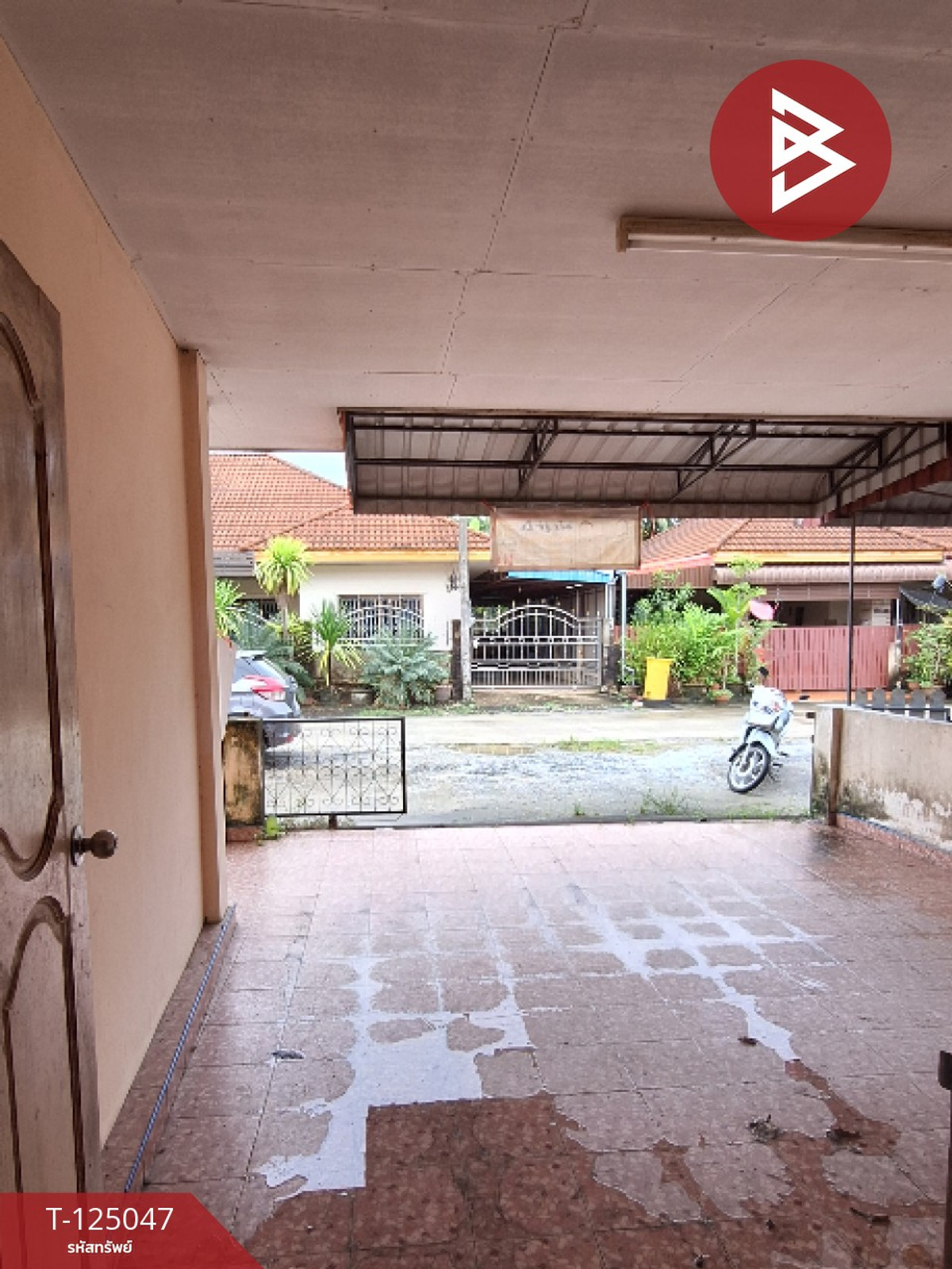 Single-storey townhouse for sale Sai Thong Village, Nakhon Si, Mueang Nakhon Si Thammarat Near the community Loading...