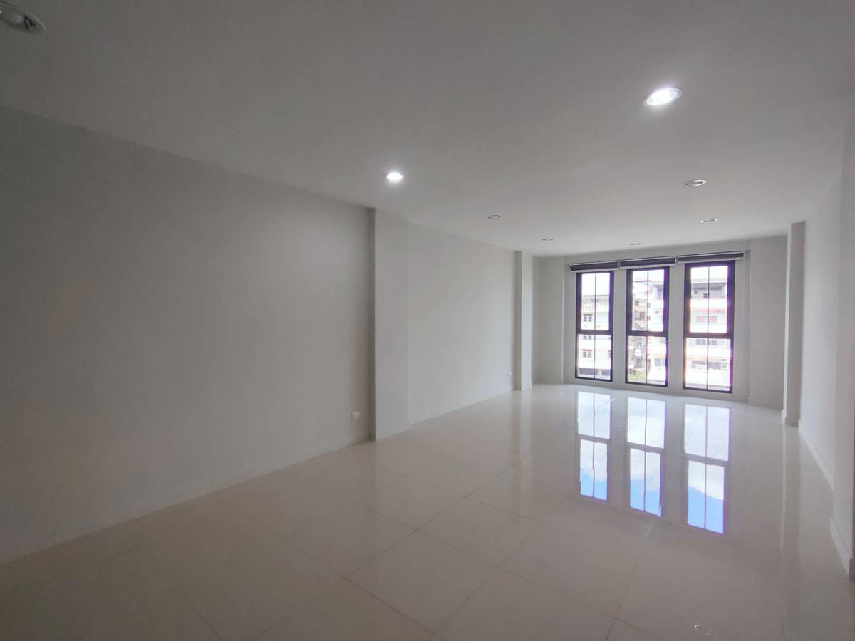 For RentShop HouseOnnut, Udomsuk : Commercial building for rent, THE MASTER project @ BTS ONNUT – PATTANAKARN (ST-02)