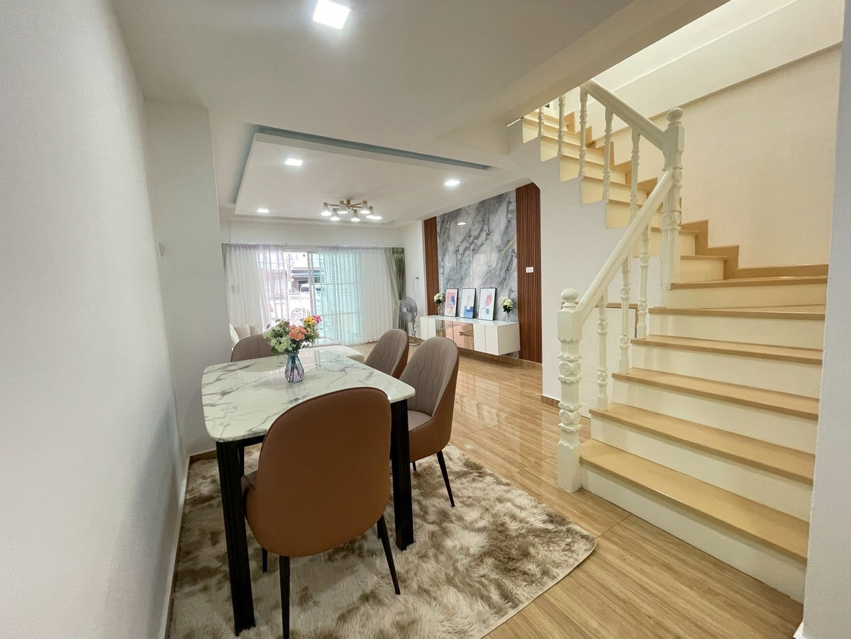 ขายทาวน์โฮมนวมินทร์ รามอินทรา : ขายทาวน์เฮาส์ รีโนเวท แต่งครบพร้อมอยู่ หทัยราษฎร์ 39 ราคาดีที่สุดในโซนนี้ 