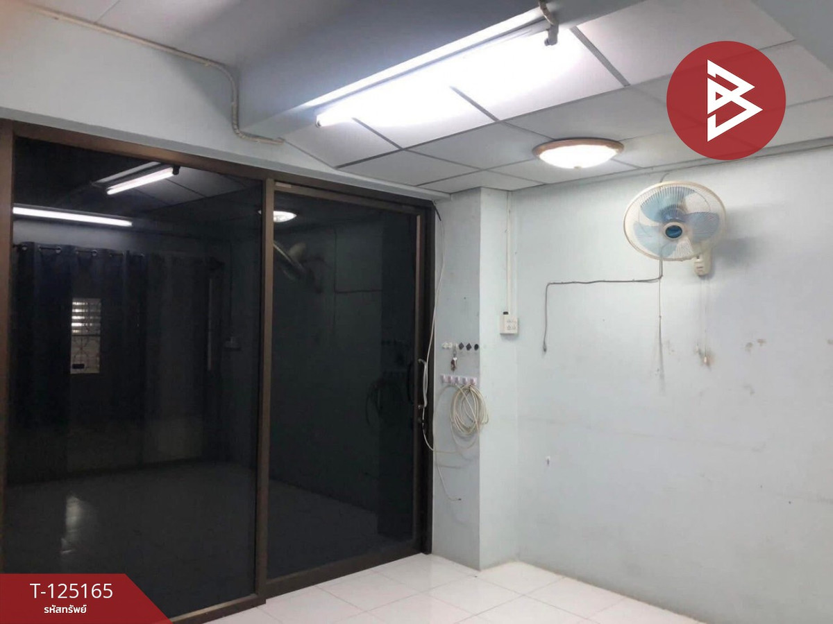 Townhouse for sale Don Thong Thani Village, Bang Tin Ped Subdistrict, Chachoengsao Province Loading...