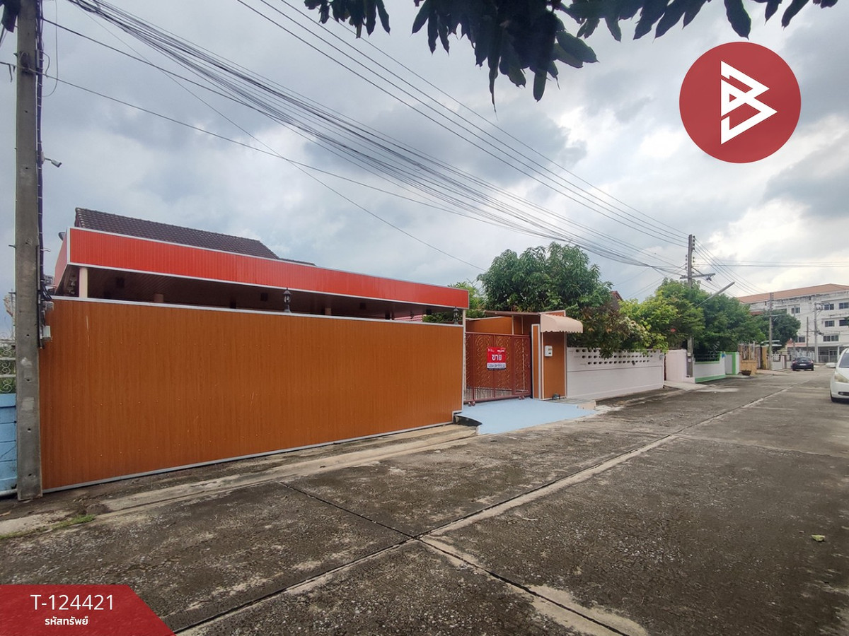 Single house for sale Ladaporn Village, Phutthamonthon Sai 5, Sam Phran, Nakhon Pathom, next to Borommaratchachonnani Road. Loading...