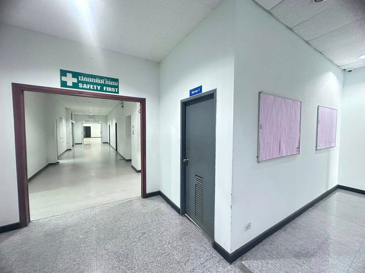 ขาย 🏭 โรงงาน โกดัง สำนักงาน 3 ชั้น 📐️ เนื้อที่ 4 ไร่ 90 ตรว พื้นที่ใช้สอย 6,528 ตรม 🟪 ผังม่วง 🎖 มี รง ⛳ลาดกระบัง Loading...