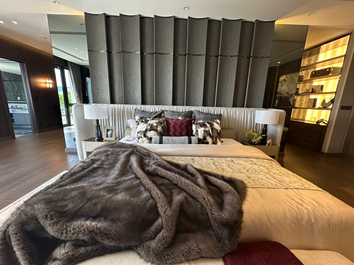 The Gentry เกษตร-นวมินทร์ วิลล่าหรู 3 ชั้น พร้อม Private Pool โดย SC ASSET Development Loading...