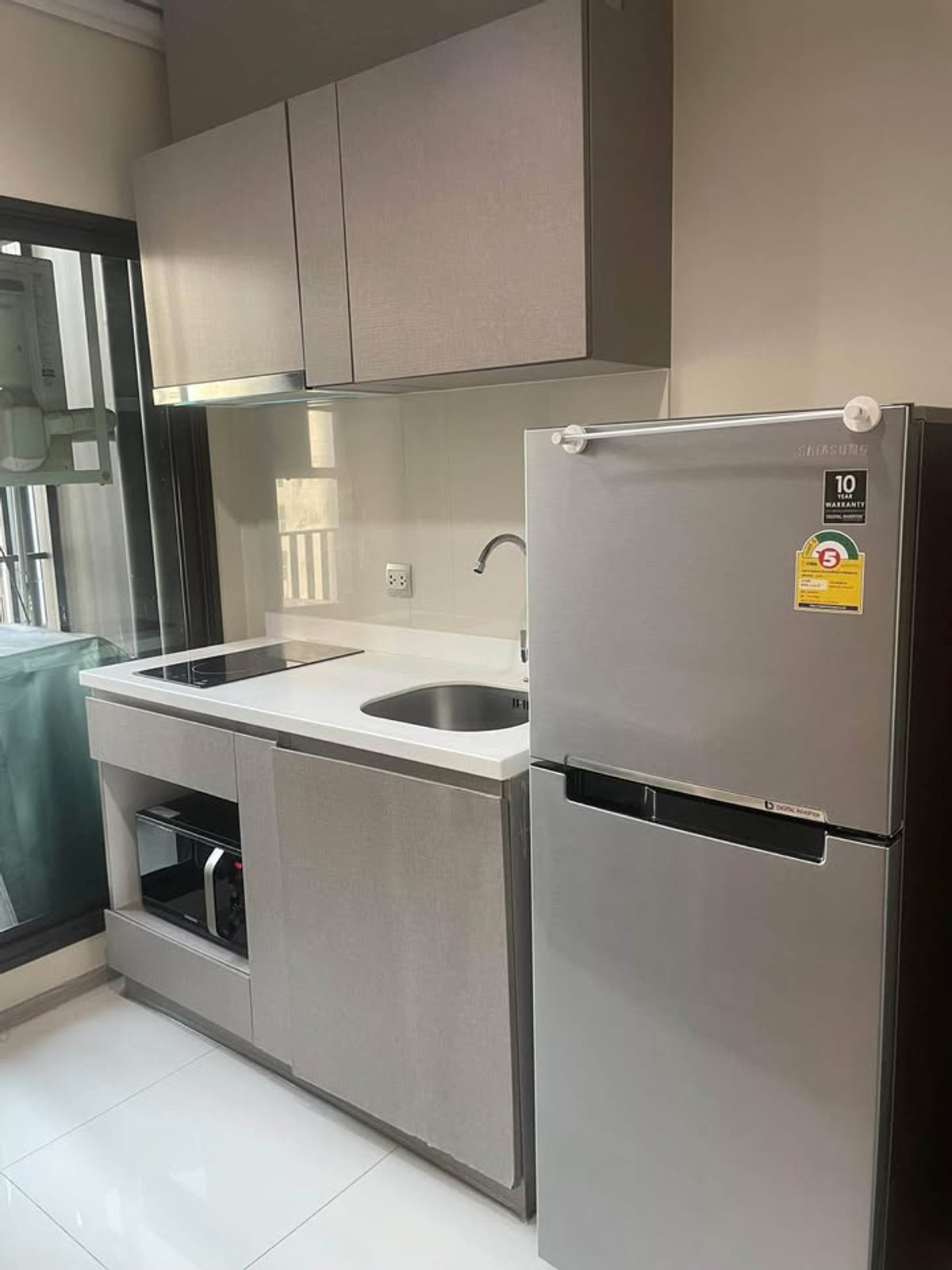 +++เช่าด่วน+++ Life Asoke Rama 9** 1 ห้องนอน ขนาด 32 ตร.ม. Build in แต่งครบพร้อมเข้าอยู่!!!! Loading...