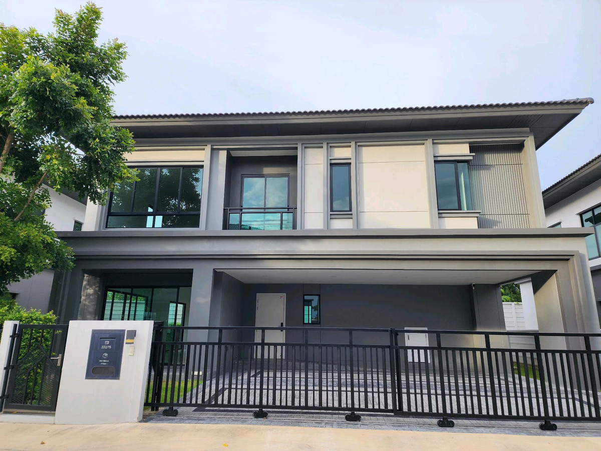 For SaleHouseRama5, Ratchapruek, Bangkruai : Single house next to the main road, 3 parking spaces, 5 minutes, close to every convenience.