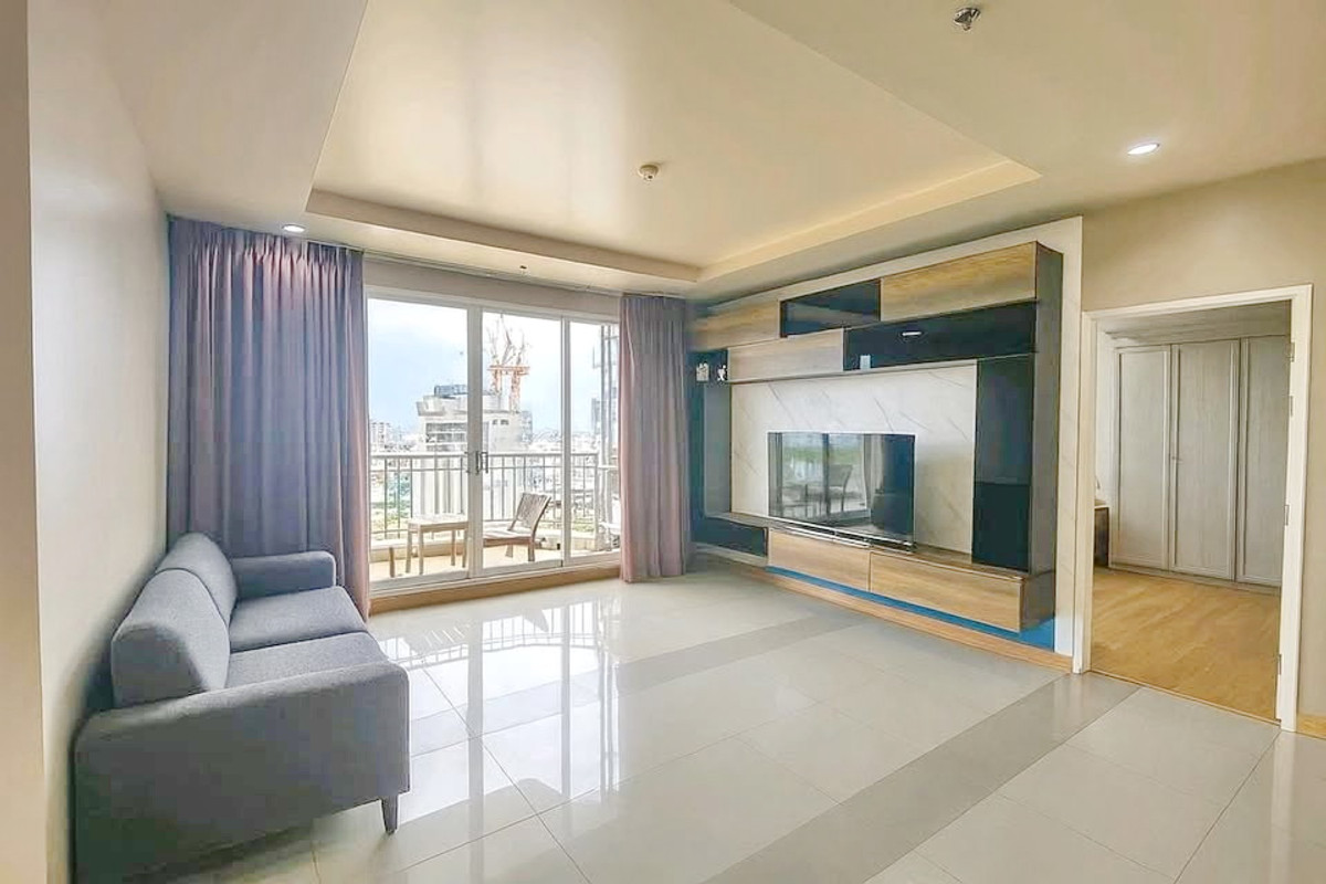 For SaleCondoRama9, Petchburi, RCA : For sale, 3 bedrooms, 17th floor, Supalai Wellington, near MRT Thailand Cultural Center.