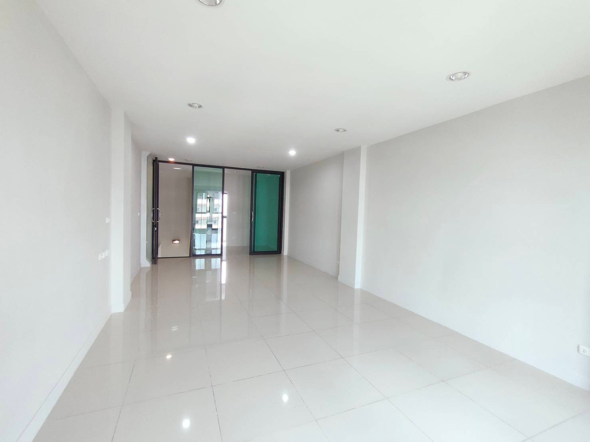 For RentShop HouseOnnut, Udomsuk : Commercial building for rent, THE MASTER project @ BTS ONNUT – PATTANAKARN (ST-02)