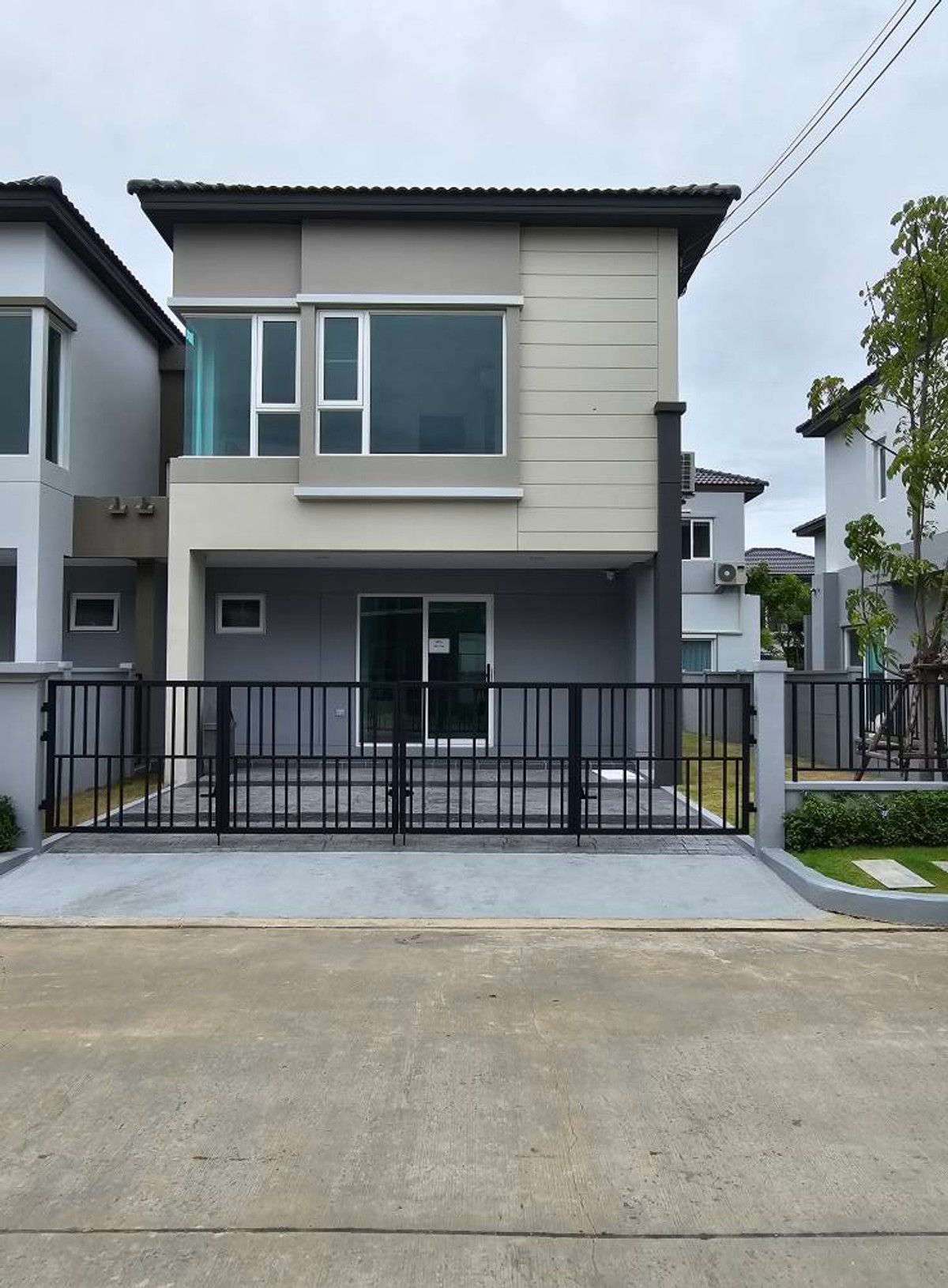 For RentSamut Prakan,Samrong : K-6586 Twin house, best price in the project, near Mega Bangna, Grand Pleno Mega Bangna project.