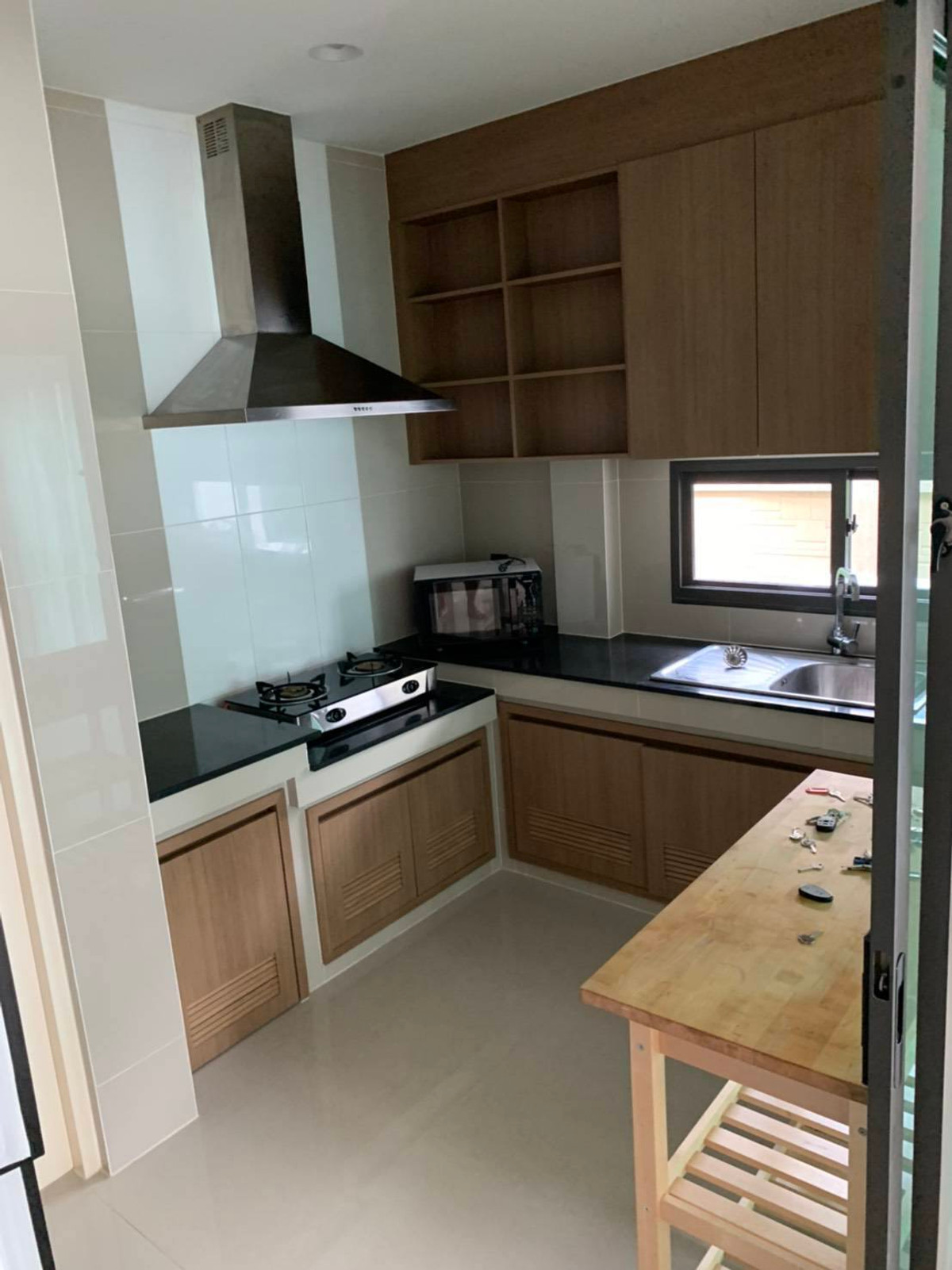 For RentHousePattanakan, Srinakarin : P-2826 Corner house, private, ready to move in, Setthasiri Krungthep Kreetha, near Rama 9 Expressway and APL Hua Mak BTS.