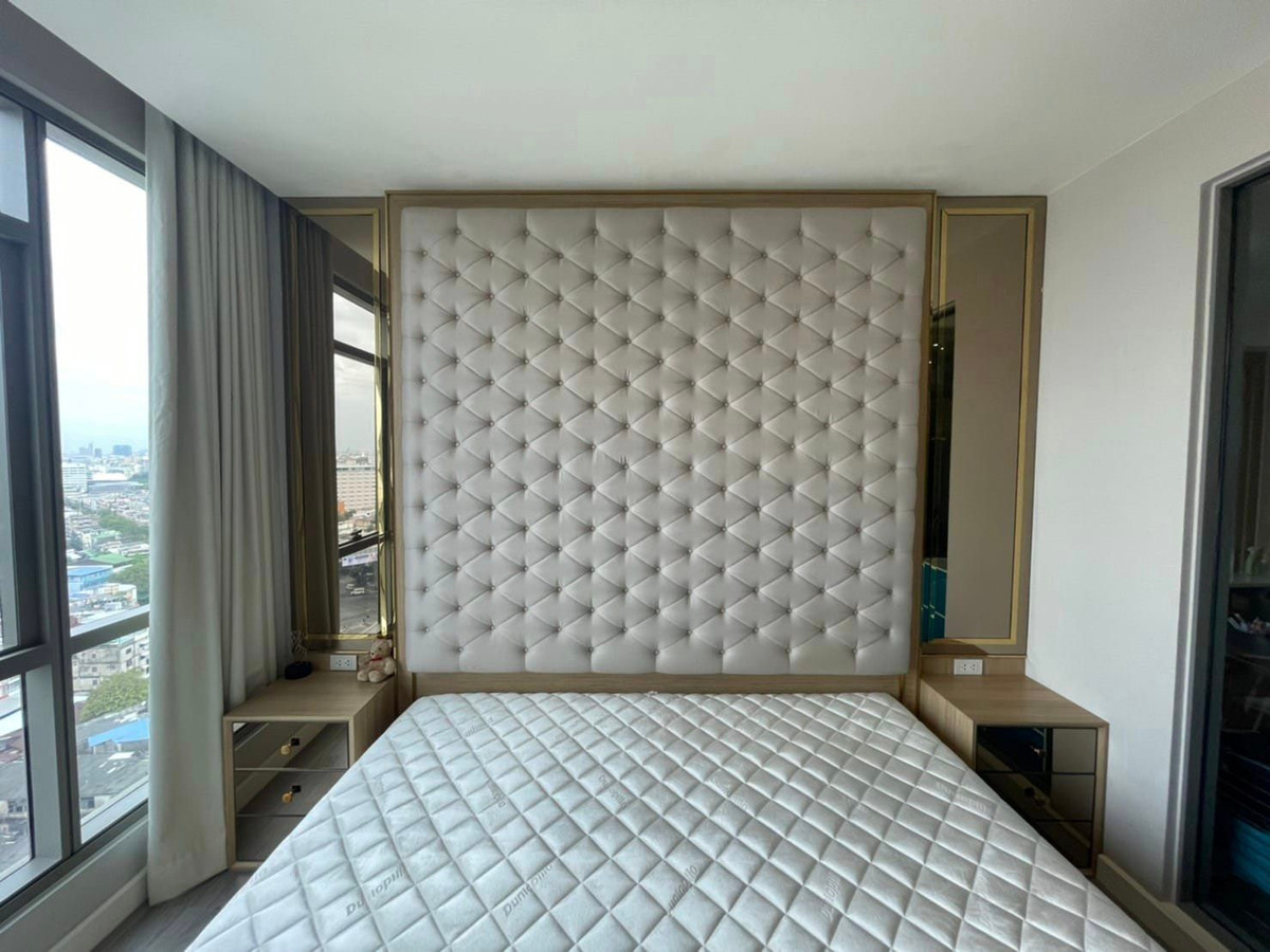 For RentCondoSiam Paragon ,Chulalongkorn,Samyan : The Room Rama 4【𝐒𝐄𝐋𝐋 & 𝐑𝐄𝐍𝐓】🔥Luxurious without being showy, this clean, bright tone makes you look expensive from the first glance.🔥  Contact Line ID: @hacondo