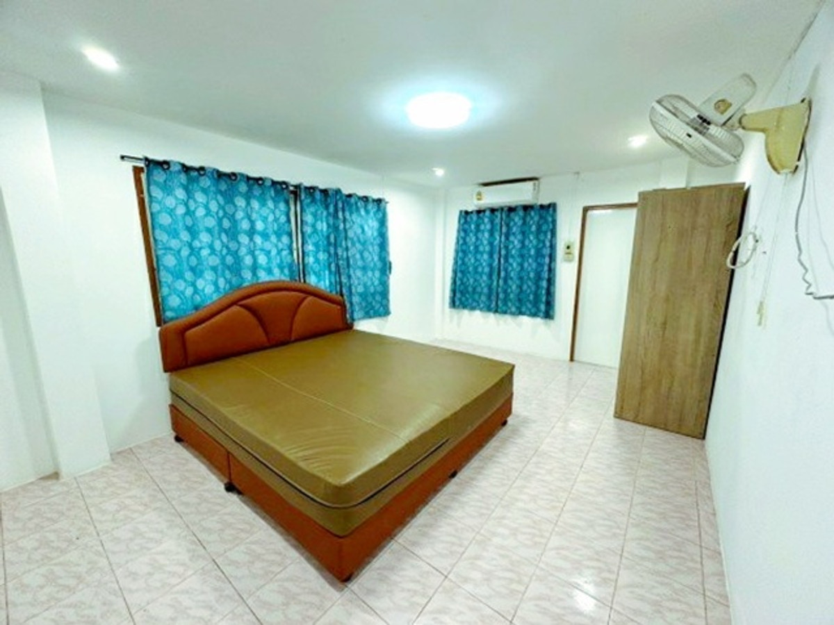 6นอน แม็คโคร พิษณุโลก 2.2 กม. เช่า บ้านเดี่ยว 2 หลัง หรูหรา 200 ตร.วา. 600 ตร.ม. ม.นเรศวร 3 กม.เครื่องใช้ไฟฟ้าครบ 6น้ำ 3.95 ลบ. Loading...