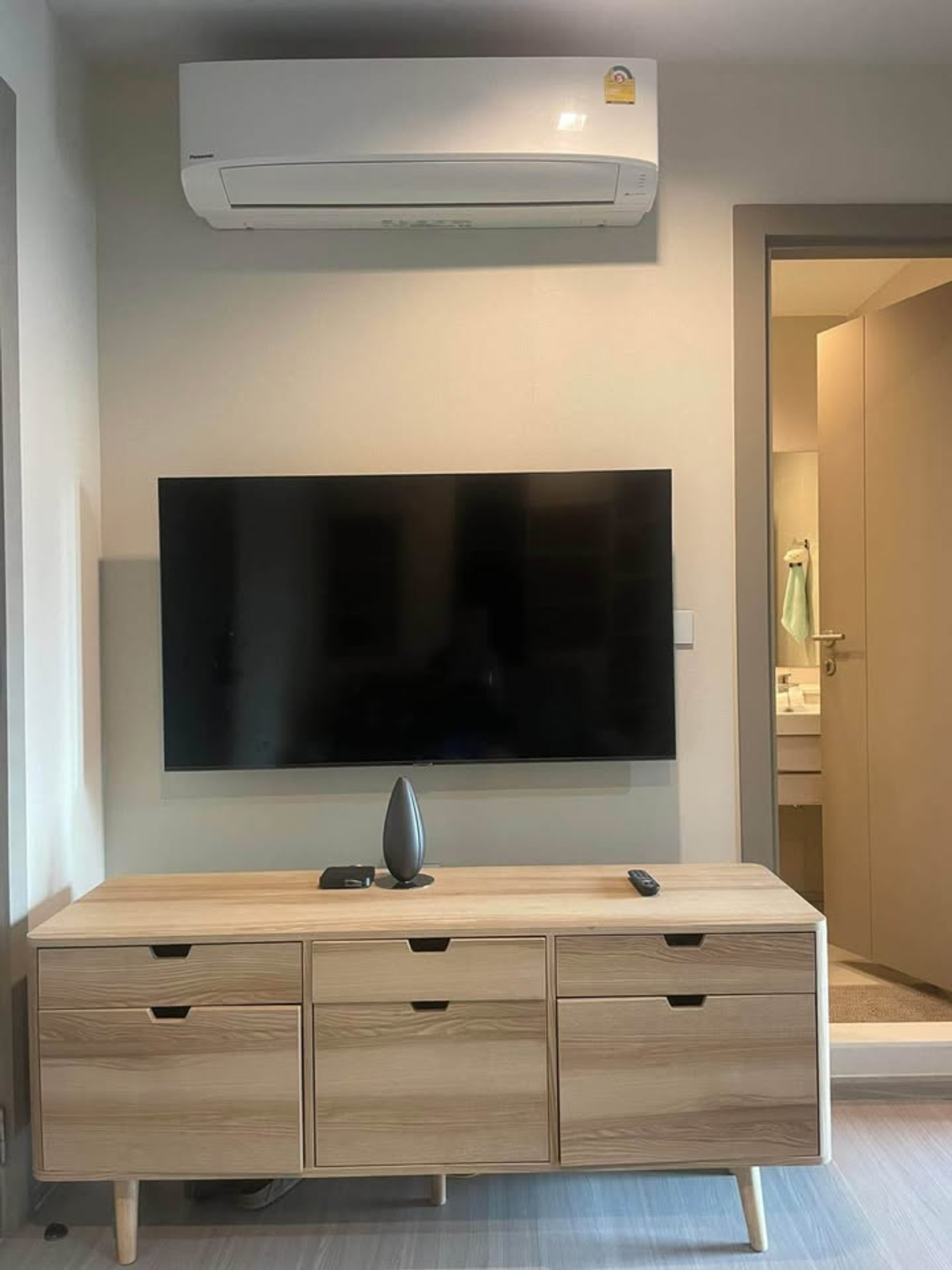 +++เช่าด่วน+++ Life Asoke Rama 9** 1 ห้องนอน ขนาด 32 ตร.ม. Build in แต่งครบพร้อมเข้าอยู่!!!! Loading...