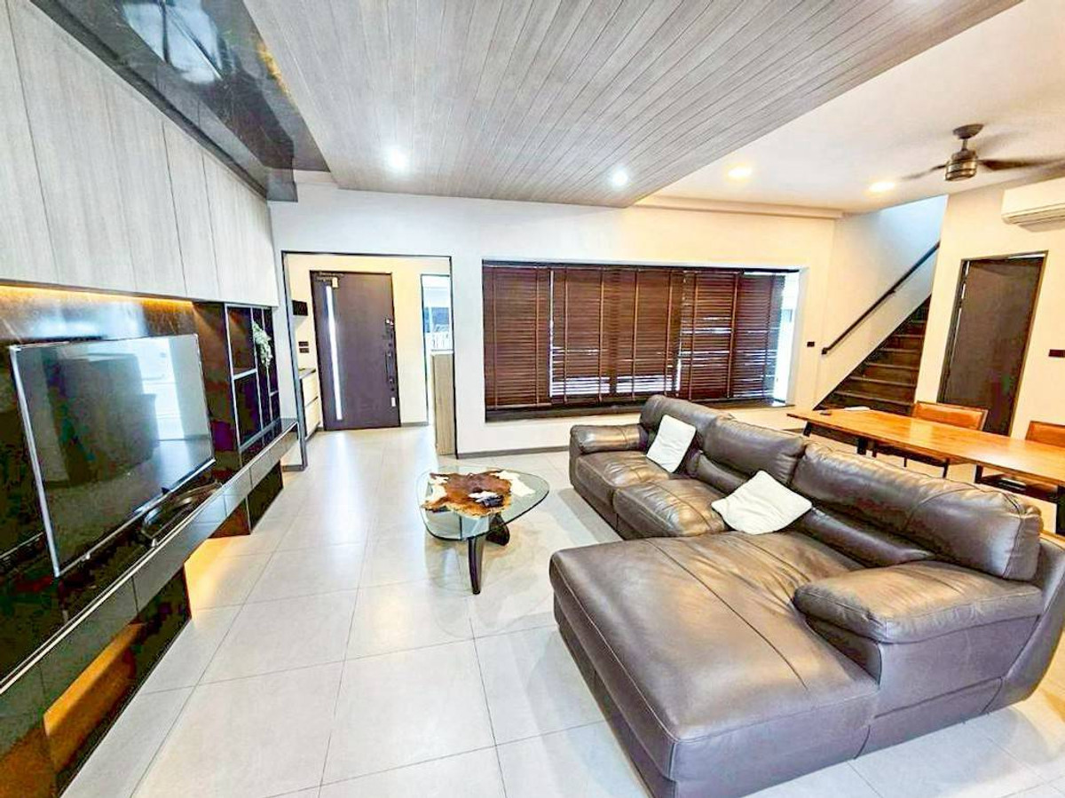 For rent: 𝐕𝐈𝐕𝐄 𝐁𝐚𝐧𝐠𝐧𝐚 𝐊𝐌.𝟕, luxury house in Loft style, 3 bedrooms, 4 bathrooms, fully furnished, ready to move in. Loading...