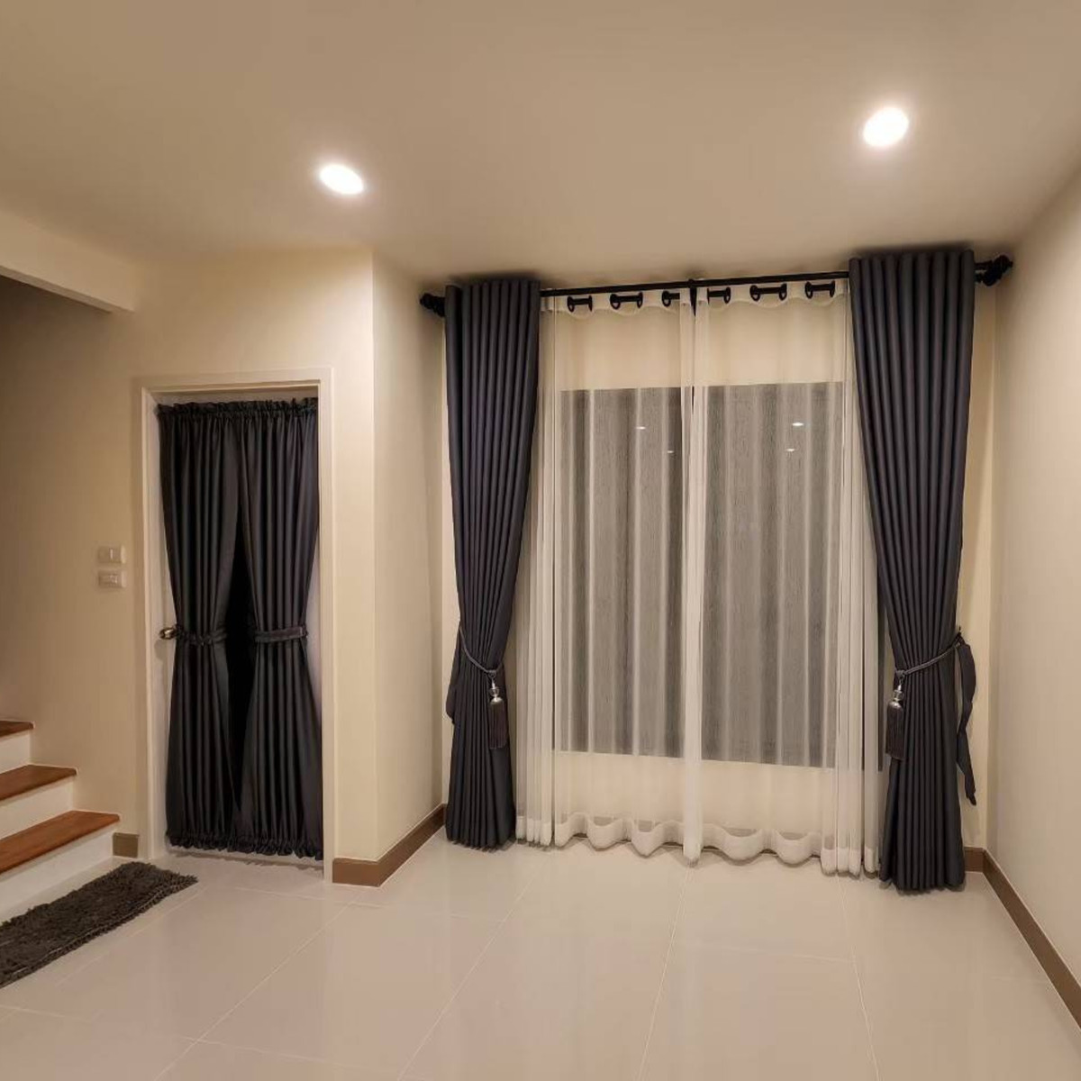 For rent, 2-story house, ready to move in, only 14,000 baht per month, wide front of the house, wont bump into anyone, garden view, near Central Westville, MRT Bang Phul, Cistal Ratchaphruek, Rama 5 Circle, The Gallery Project. Nature Trend Close to natur Loading...