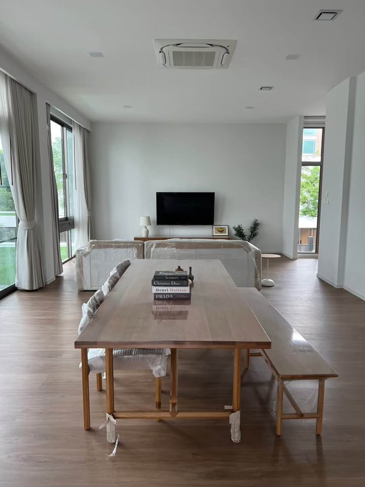Luxury house for rent, VIVE Rama 9 (VIVE Rama 9), luxury house, golf course view. On a potential location Krungthep Kreetha Road ✨ Loading...