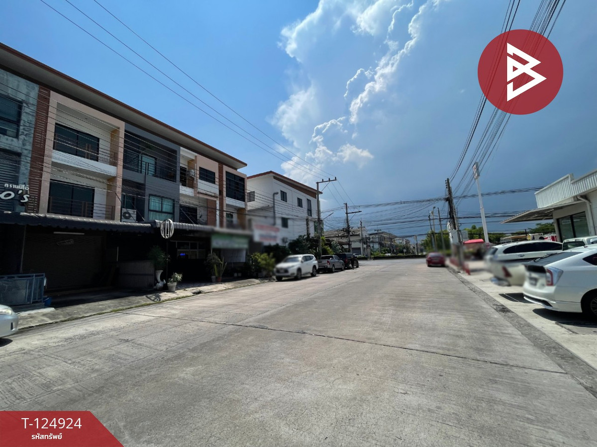 Commercial building for sale, area 19 square meters, Samet, Chonburi, near 7-11. Loading...
