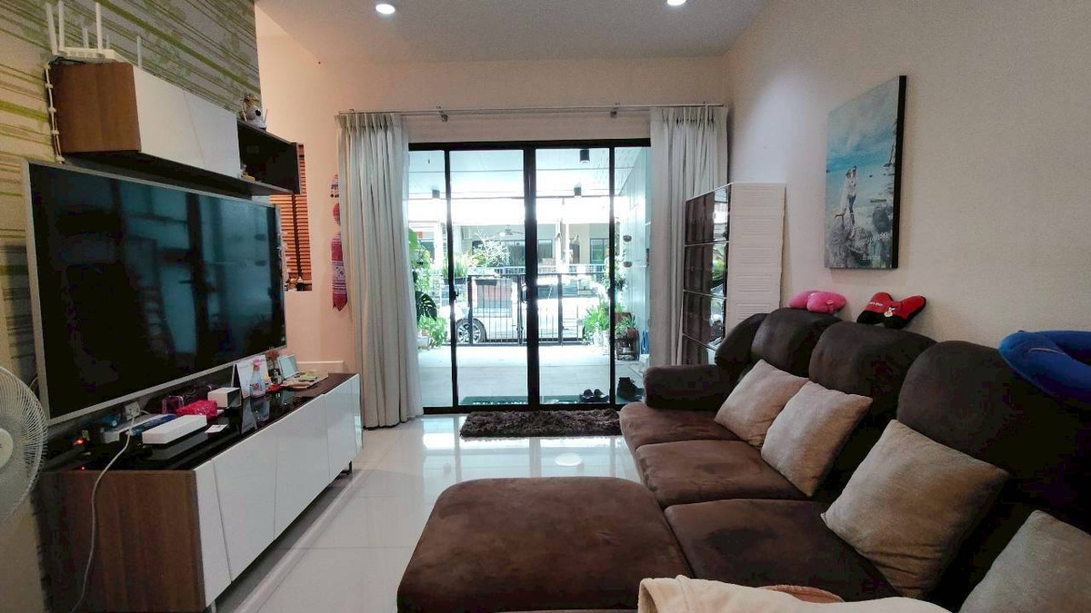 For SaleTownhomeThaphra, Talat Phlu, Wutthakat : Urgent sale! 3-story townhome, cheapest in the Sixnature project, Kanlapaphruek, good location, complete functions, ready to move in immediately, investor price, cheapest in the project, selling at a loss! From 3.2 million, only 2.75 million remain.