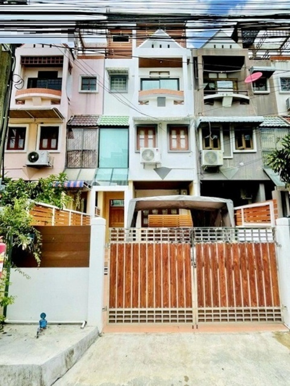 For RentTownhomeOnnut, Udomsuk : Luxurious 3-story townhouse for rent Lotus Sukumvit105 650m. BTS Bearing 1.3km. newly renovated lux