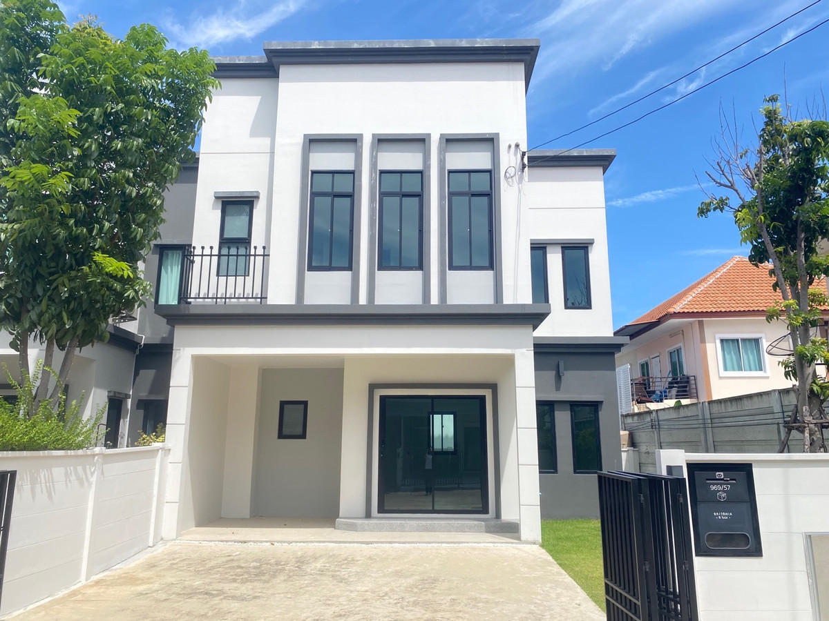ขายทาวน์โฮมบางนา แบริ่ง ลาซาล : บ้านแปลงริม ทำเลส่วนตัว🏡🚩
หลังสุดท้าย ราคาพิเศษ ปิดซอย 🔥