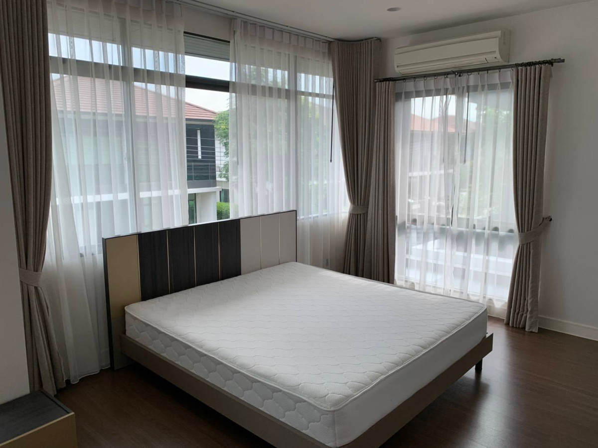 For RentHousePattanakan, Srinakarin : P-2826 Corner house, private, ready to move in, Setthasiri Krungthep Kreetha, near Rama 9 Expressway and APL Hua Mak BTS.