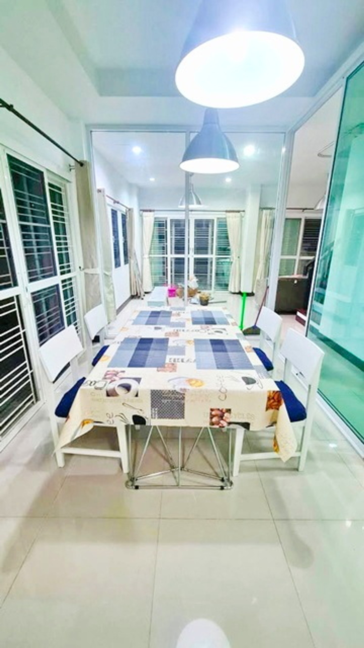 ตลาดกรุงเทพ-นนท์ 2.1 กม. กรุงเทพ-นนท์3 MRTแยกติวานนท์ 600 ม. ให้เช่า ทาวน์เฮ้าส์ 2 ชั้น 38 ตร.วา. 298 ตร.ม. เฟอร์ฯครบ 3 นอน Loading...