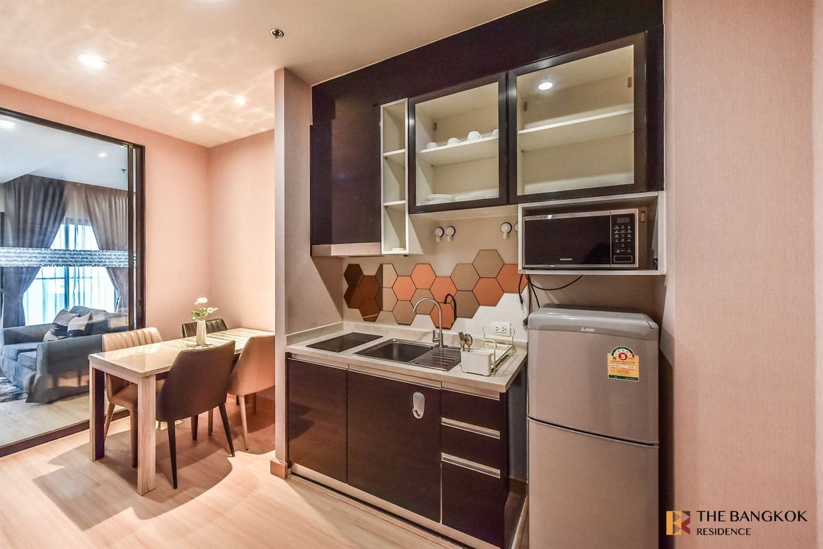 Available For Rent Noble Ploenchit 1B1B 47sqm.  Call Khun Ko 0658245243 Loading...