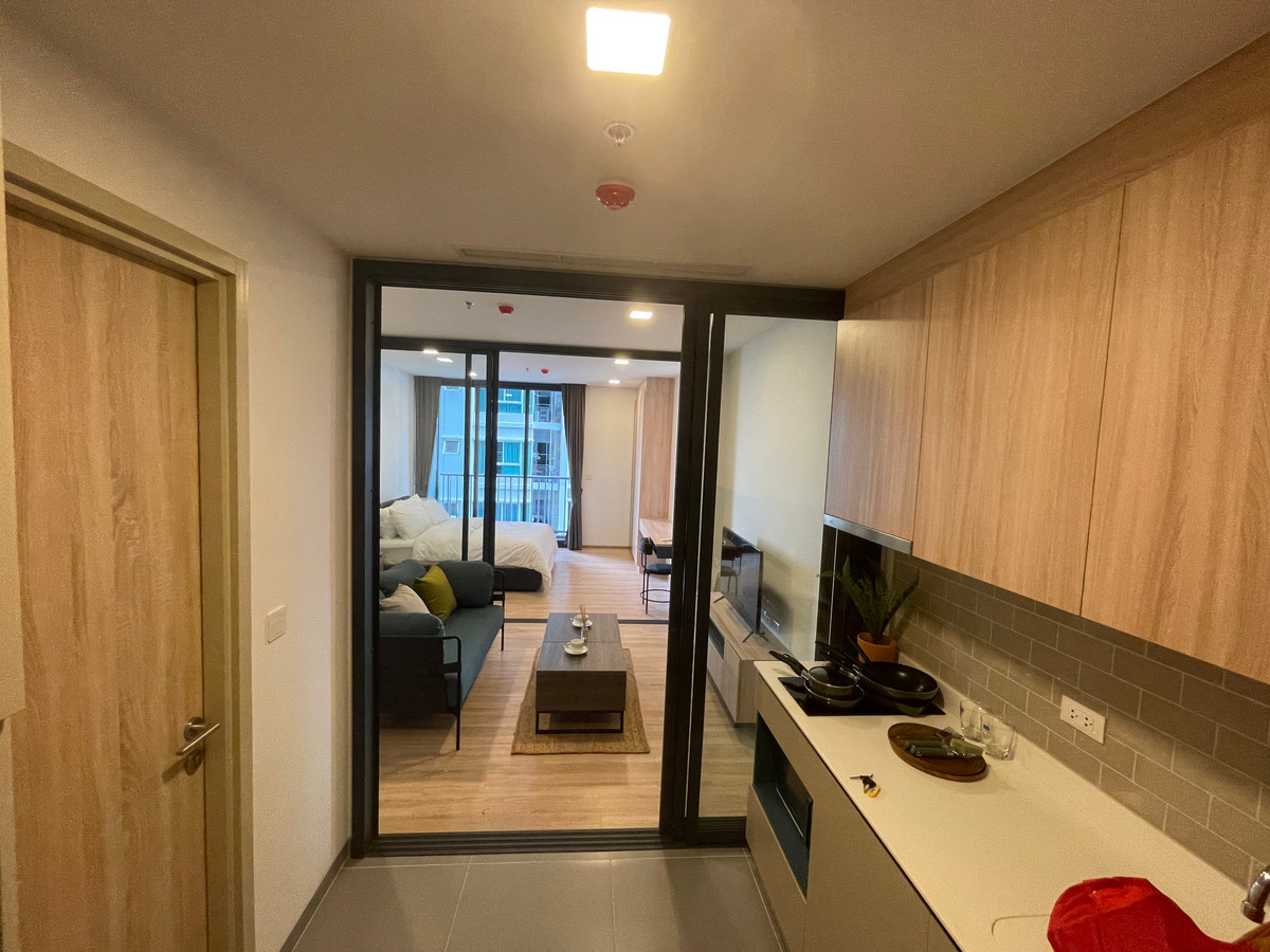 For RentCondoRatchathewi,Phayathai : XT Phayathai City view 18fl 42sqm condo rent. 23000thb including WIFI fee.