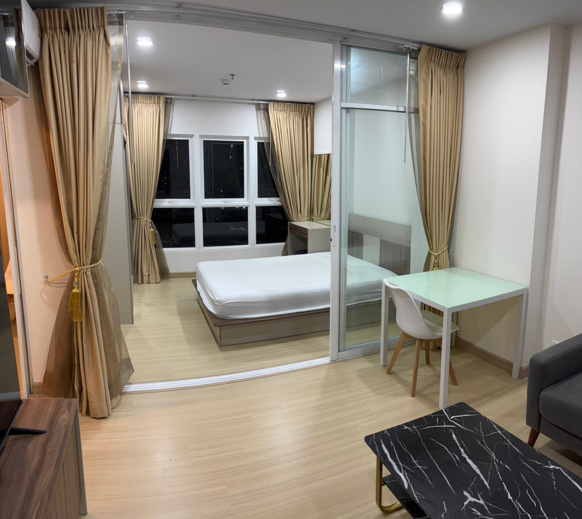 For RentCondoRamkhamhaeng, Hua Mak : For Rent, Supalai Veranda Ramkhamhaeng Condominium 🛌 1 Bedroom  1 Bathroom 👔 Includes washer & dryer👩‍🎓 Close to Ramkhamhaeng University
