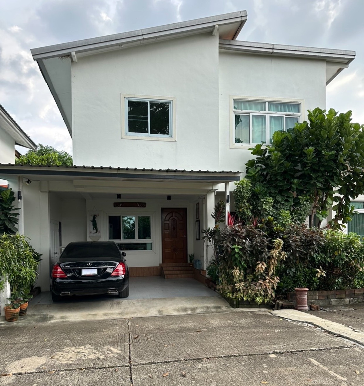 ขายบ้านปทุมธานี รังสิต ธรรมศาสตร์ : 🏠 ขายบ้านเดี่ยว 2 ชั้น  ✅แถม BENZ S 300 ✅แถมเฟอร์ /ผ้าม่าน ✅แอร์/ตกแต่ง