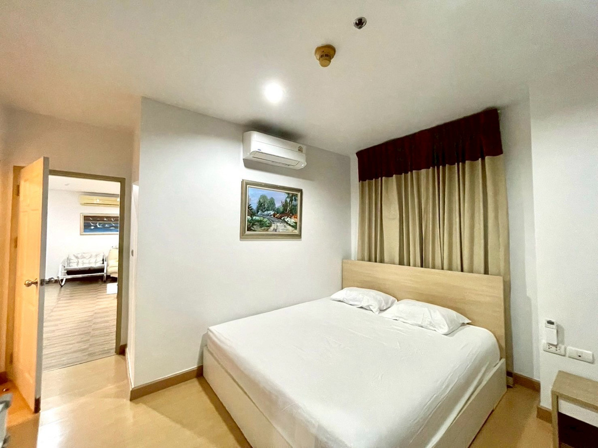 For SaleCondoRatchadapisek, Huaikwang, Suttisan : 2 bedrooms, 2 bathrooms, looking down, next to Huai Khwang MRT! ☄️Life@Ratchada-Huai Khwang, size 55 sq m, only 5.XX million ☄️ Very good value, can make an appointment to view 📞081-152-6154 Ya (Agent), location in the heart of a non-sleeping area.