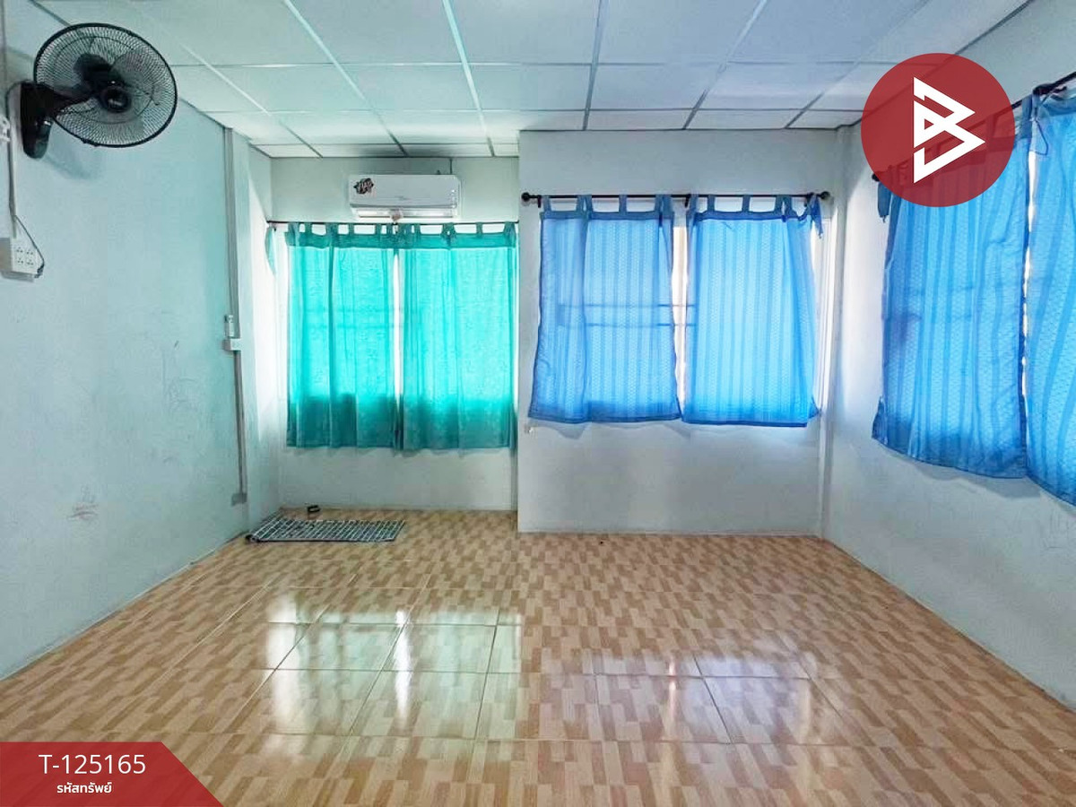 Townhouse for sale Don Thong Thani Village, Bang Tin Ped Subdistrict, Chachoengsao Province Loading...