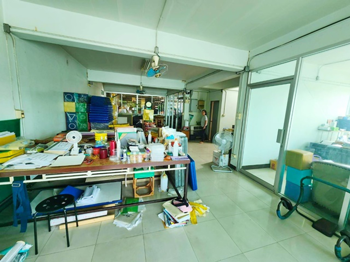 ราษฎร์อุทิศ62-72 มีนบุรี จอดรถ20คัน ให้เช่าอาคาร-โกดังพร้อมออฟฟิศ 4หลัง 402ตร.วา 1602ตร.ม. ทำเลรถเทรลเลอร์เข้าได้ ใกล้ MRTสุวินทวงศ์ 6.4กม. Loading...