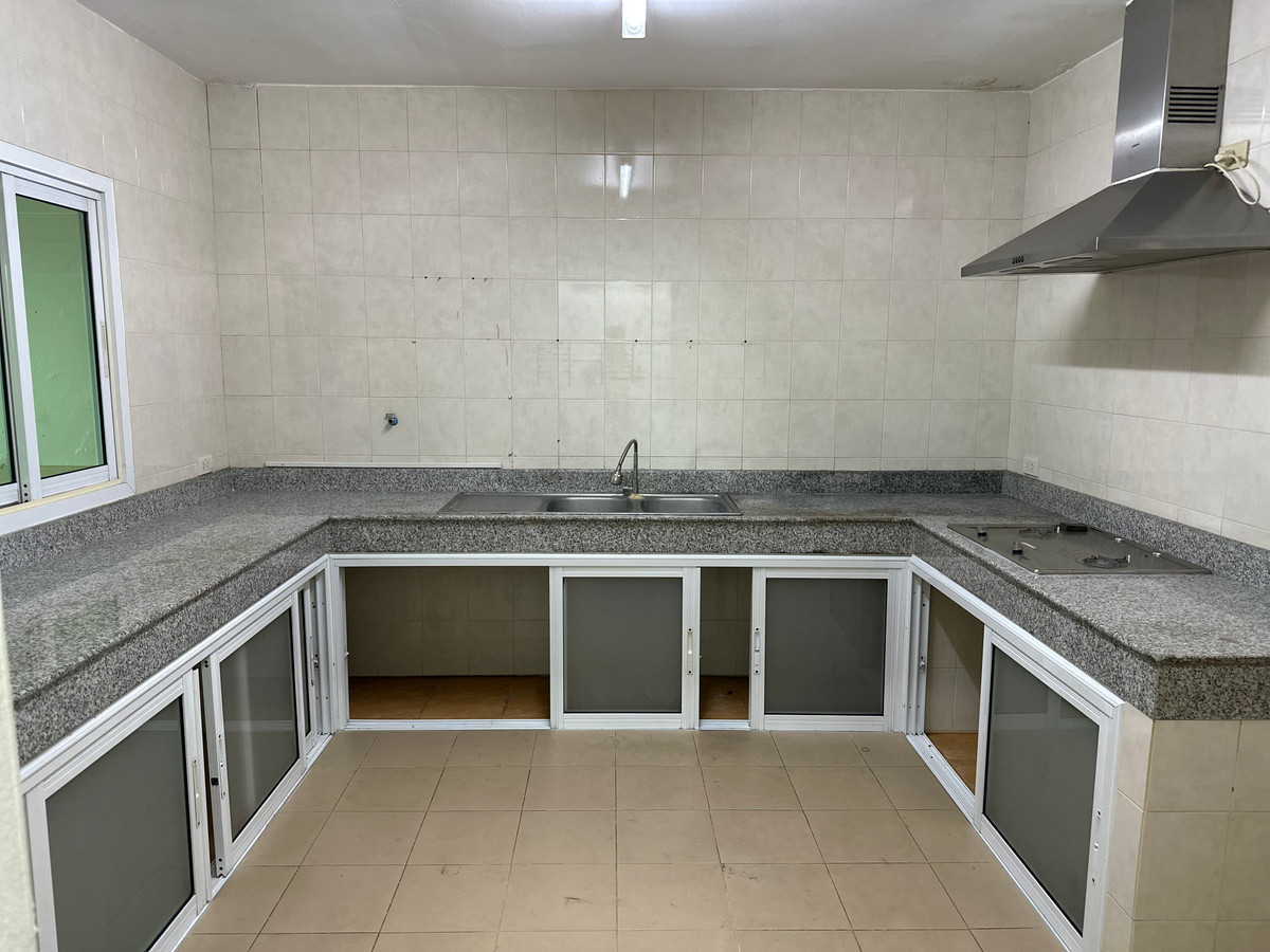 ขายบ้านสุขุมวิท อโศก ทองหล่อ : 🏡 บ้านเดี่ยว - แปลงมุมสุดพิเศษ บนทำเลสุขุมวิท 64 – ใกล้ BTS และทางด่วน |  🏡 2-Storey Corner Residence @ Golden Location - Sukhumvit 64