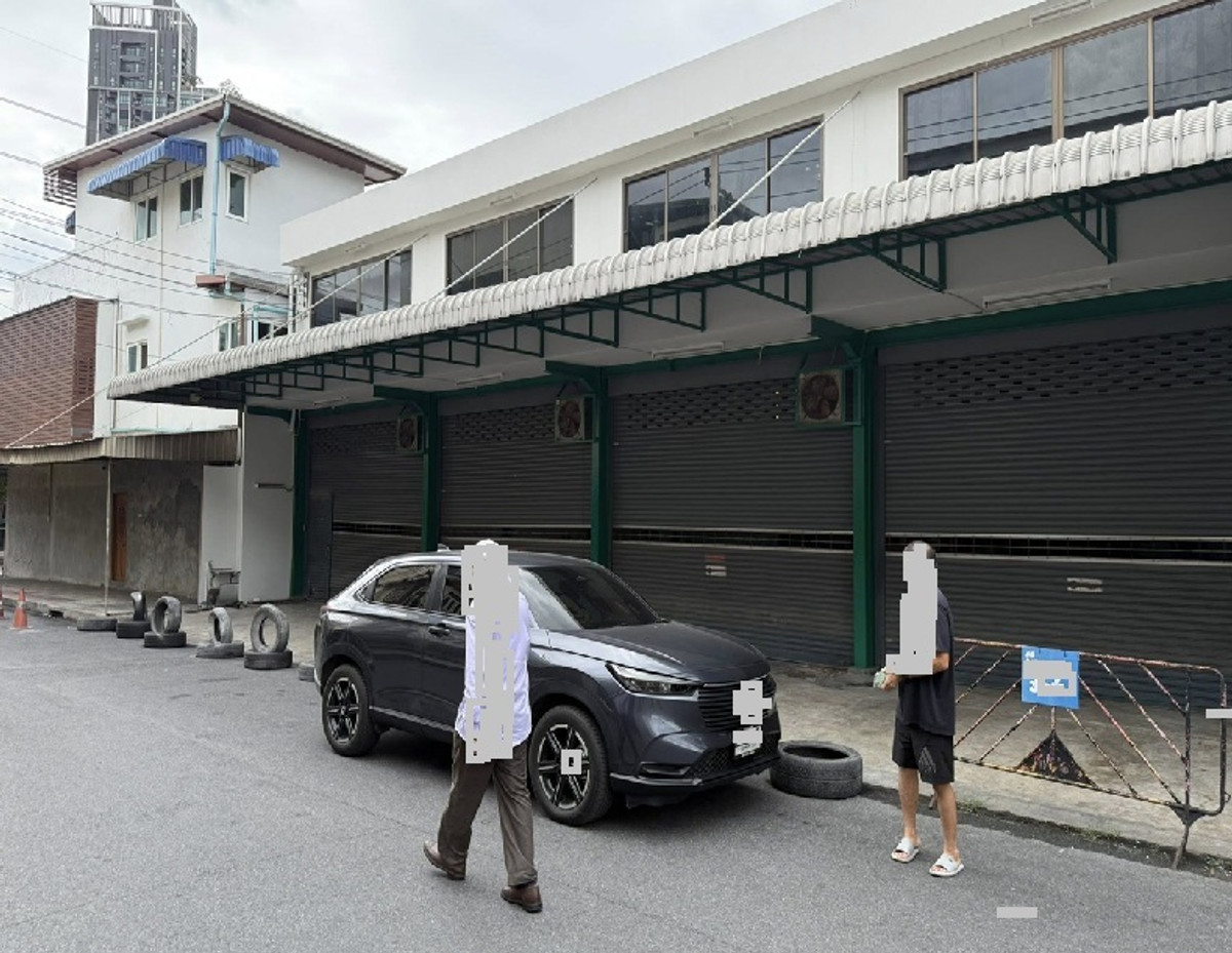 For Rent ให้เช่าอู่ซ่อมรถ / ให้เช่าโกดัง / ทำเล ย่านคลองสาน วงเวียนใหญ่ / อยู่บนถนนอิสรภาพ ใกล้สี่แยกบ้านแขก / พื้นที่ดิน 126 ตารางวา / พื้นที่ใช้สอย 504 ตารางเมตร / ทำเลดีมาก  Loading...