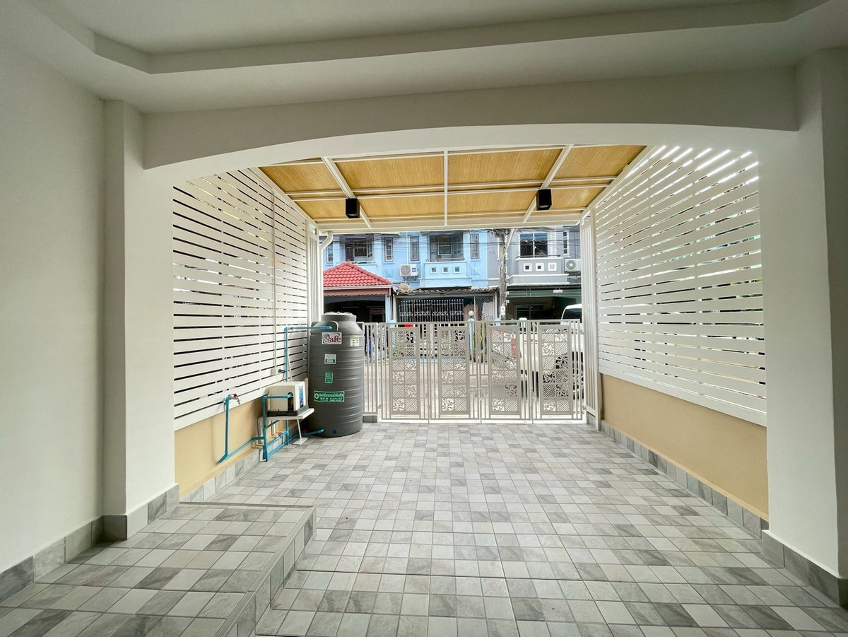 ขายทาวน์เฮาส์ รีโนเวท แต่งครบพร้อมอยู่ หทัยราษฎร์ 39 ราคาดีที่สุดในโซนนี้  Loading...