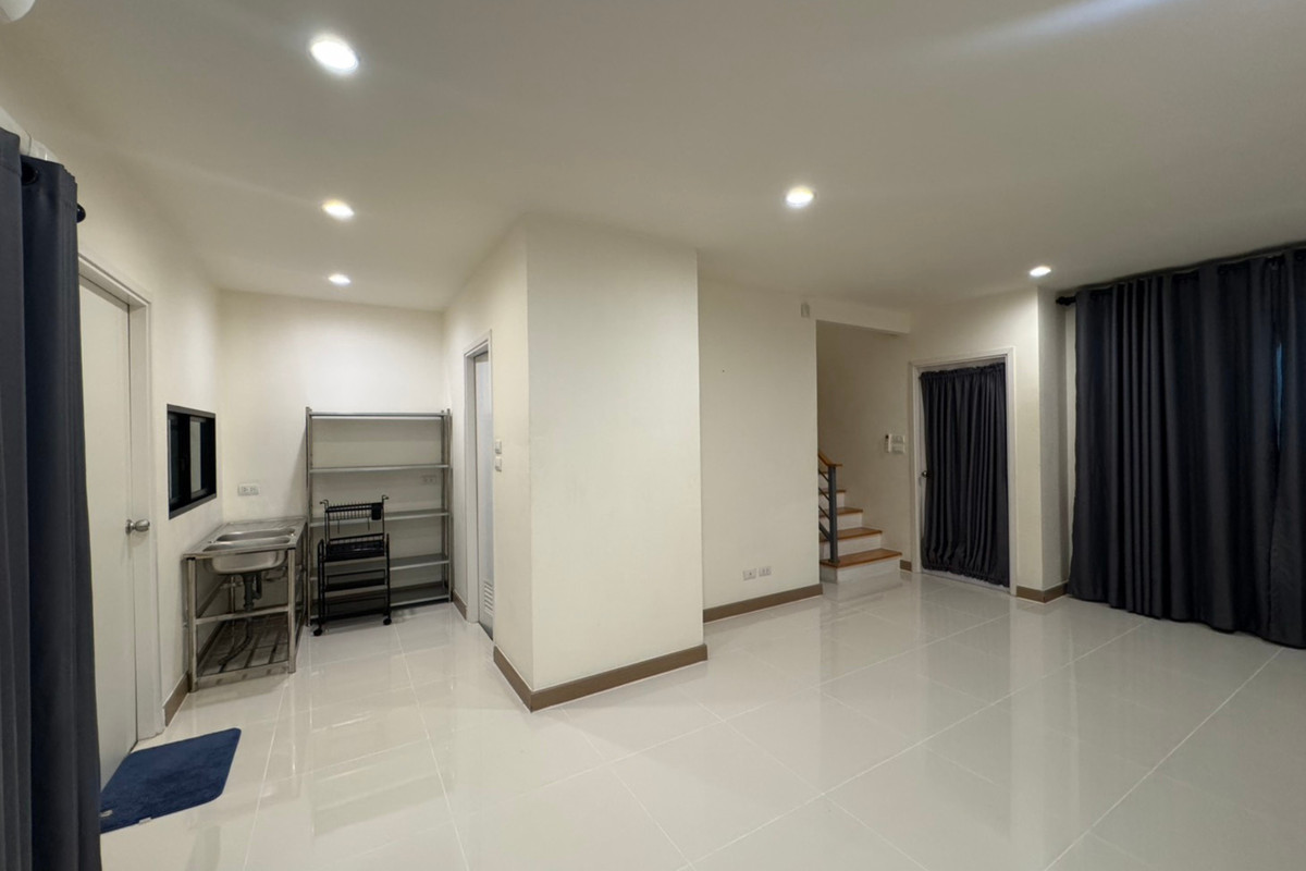 For rent, 2-story house, ready to move in, only 14,000 baht per month, wide front of the house, wont bump into anyone, garden view, near Central Westville, MRT Bang Phul, Cistal Ratchaphruek, Rama 5 Circle, The Gallery Project. Nature Trend Close to natur Loading...