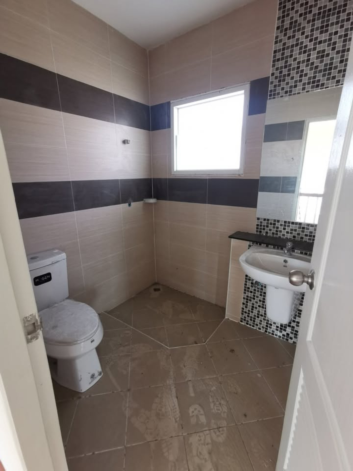 ขายบ้านมีนบุรี-ร่มเกล้า : ขายบ้าน  แลนซีโอ รามคำแหง – วงแหวนฯ คลองสองต้นนุ่น เขต ลาดกระบัง กรุงเทพ  CX-141015