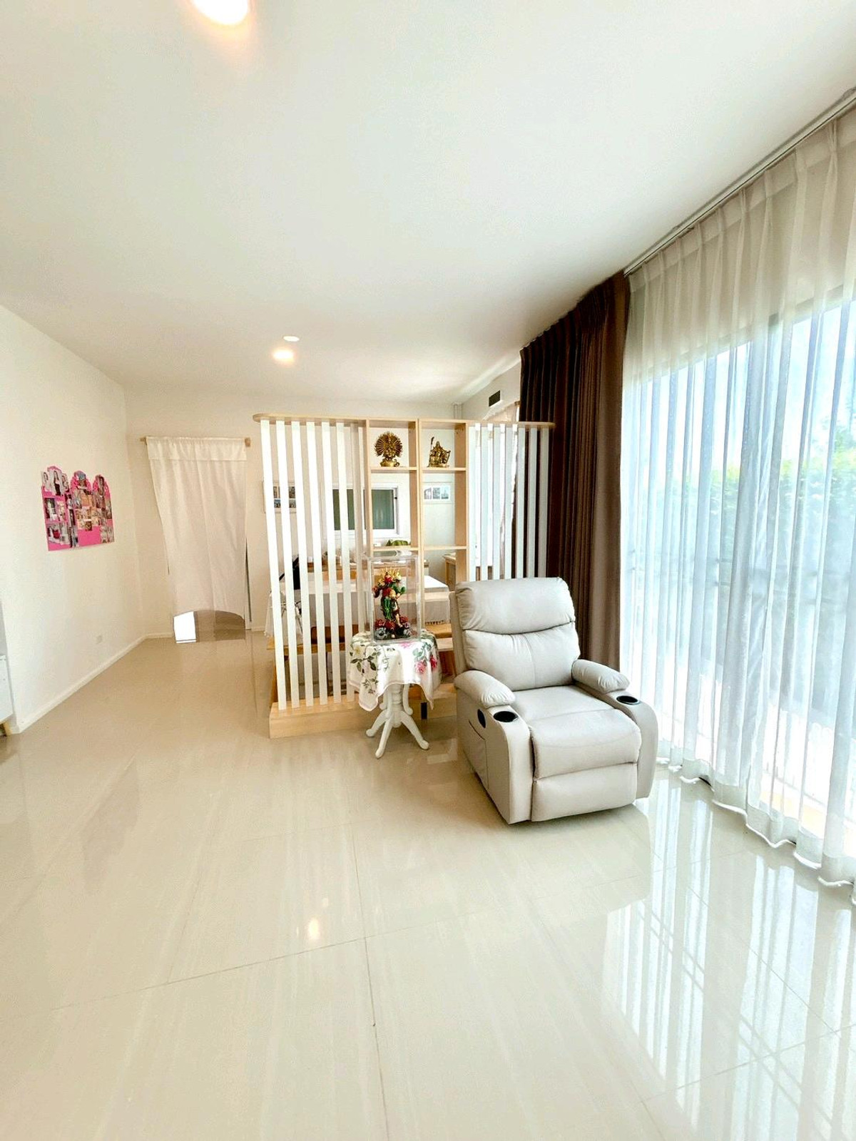 Semi-detached house, good energy, decorated and ready to move in, good price. Loading...