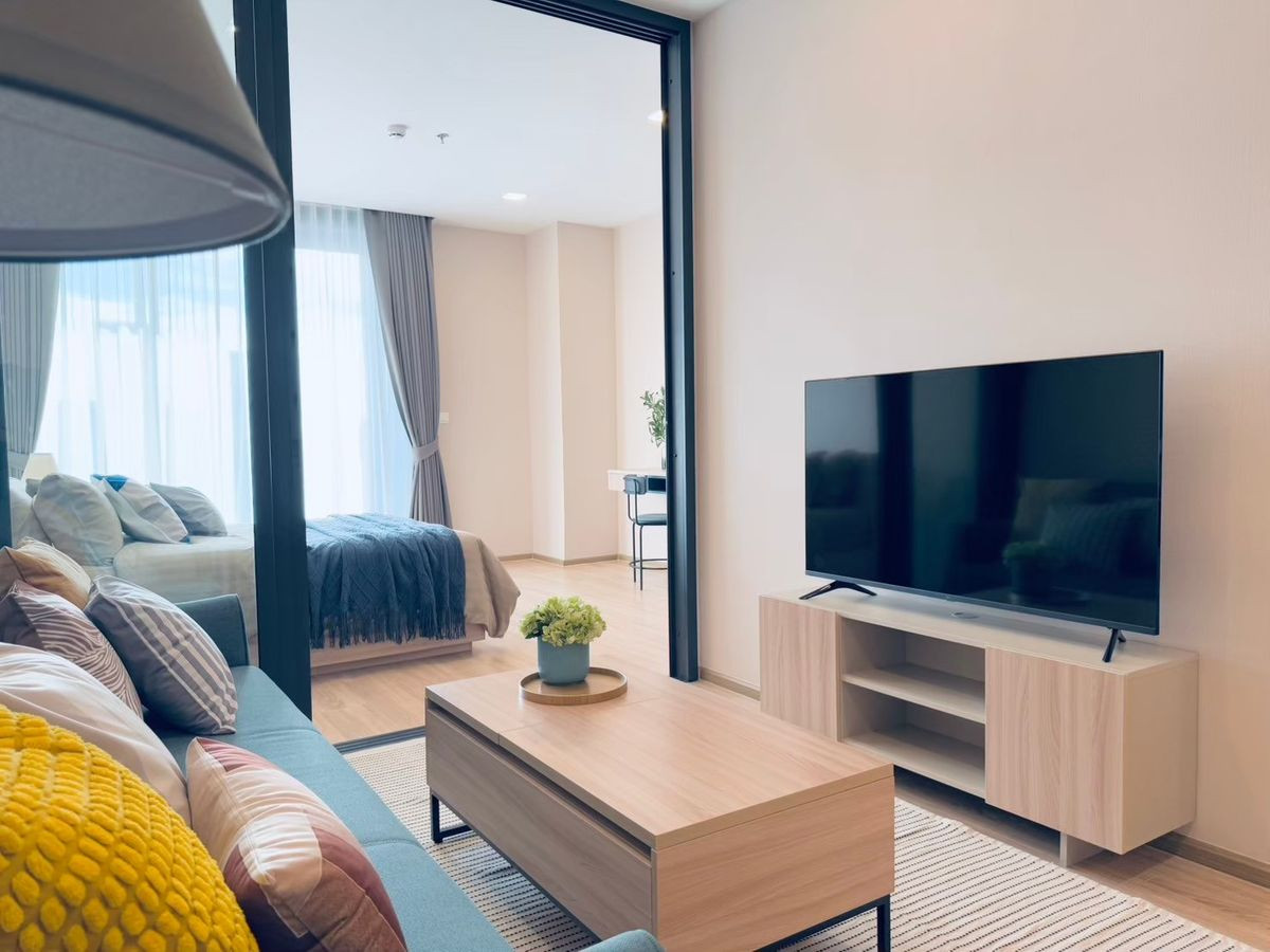 For RentCondoRatchathewi,Phayathai : XT Phayathai【𝐑𝐄𝐍𝐓】🔥Warm-toned room with an open, comfortable, and urban-cozy design🔥  Contact Line ID: @hacondo