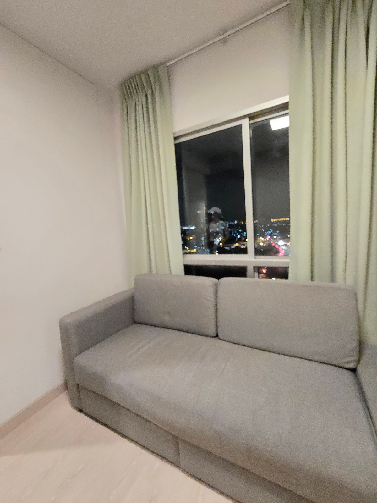 ให้เช่าคอนโดแจ้งวัฒนะ เมืองทอง : นิชไอดี ปากเกร็ด 👉ให้เช่า 7,000 บาท ชั้น7 👉ห้องพร้อมอยู่ มีเครื่องใช้ไฟฟ้า 👉ใกล้โรงเรียนสวนกุหลาบ ปากเกร็ด