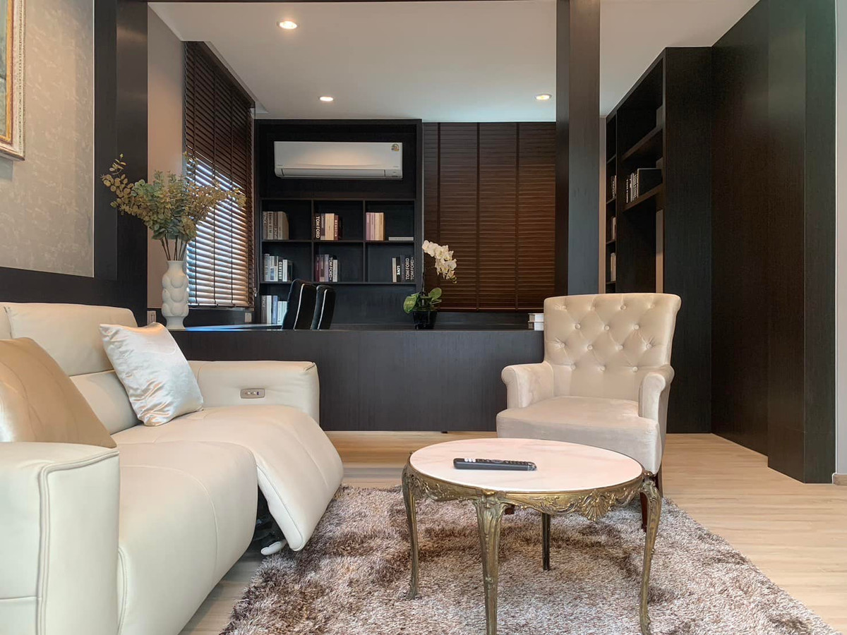 For RentHousePattanakan, Srinakarin : For rent, luxury detached house, Nirvana Absolute Krungthep Kreetha project, size 85 square wah, 4 bedrooms, with furniture, Thap Chang Subdistrict, Saphan Sung District, Bangkok.