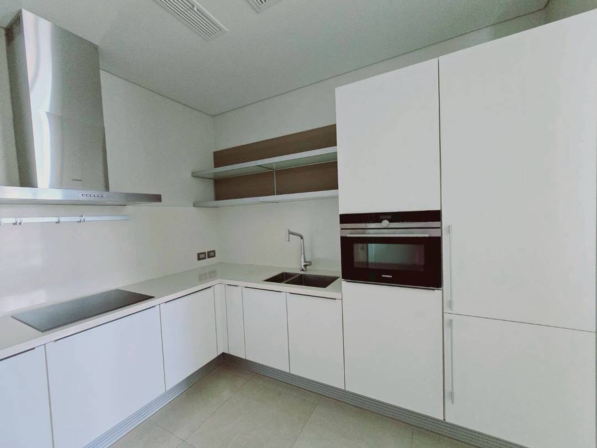 +++ขายด่วน+++ Sindhorn Residence** 1 ห้องนอน ขนาด 74 ตร.ม.  Loading...