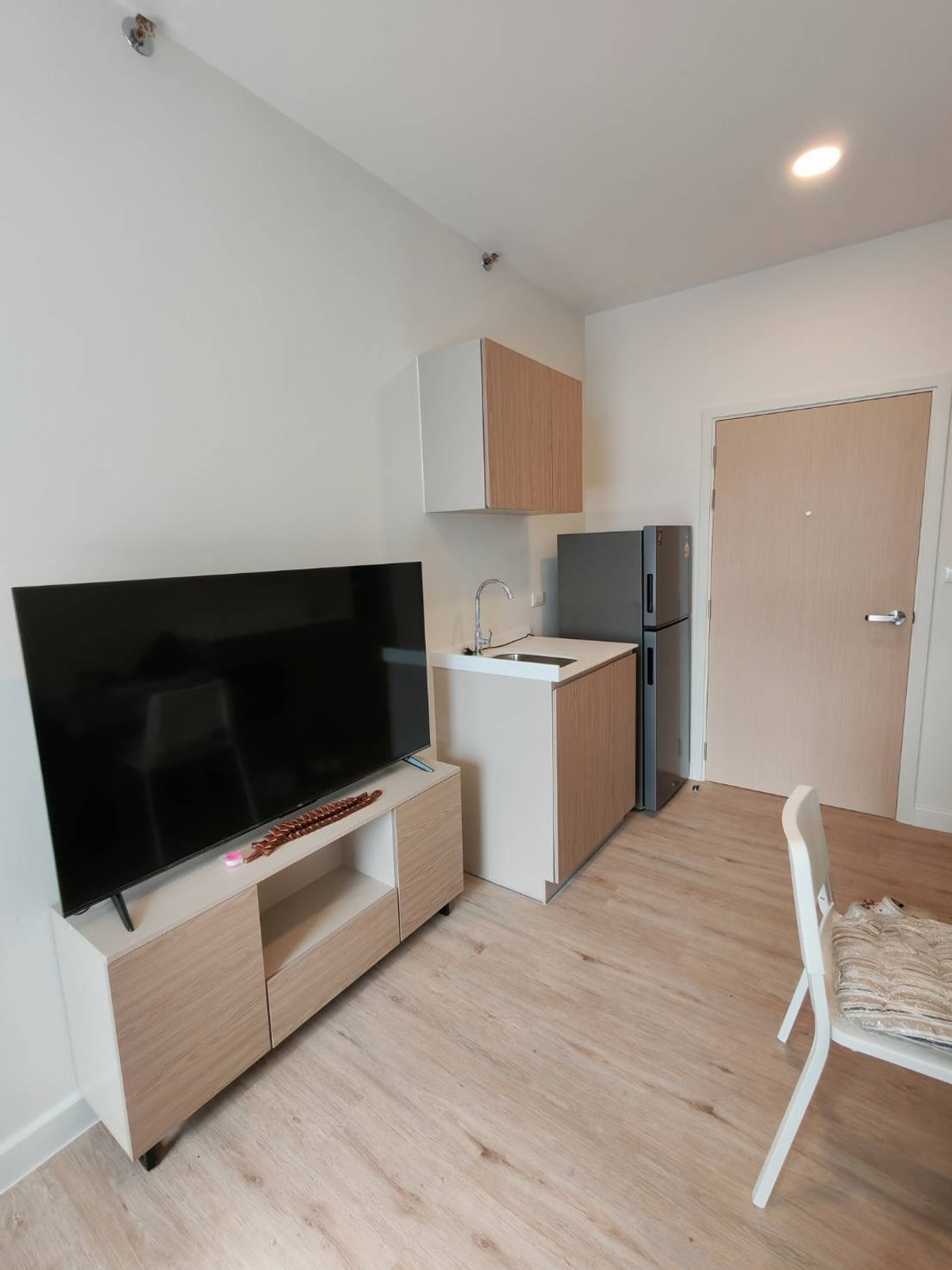 For RentCondoRathburana, Suksawat : Rent SIM Rama 3 - Suksawat, beautiful, cheap, fully furnished. Interested? Line @841qqlnr