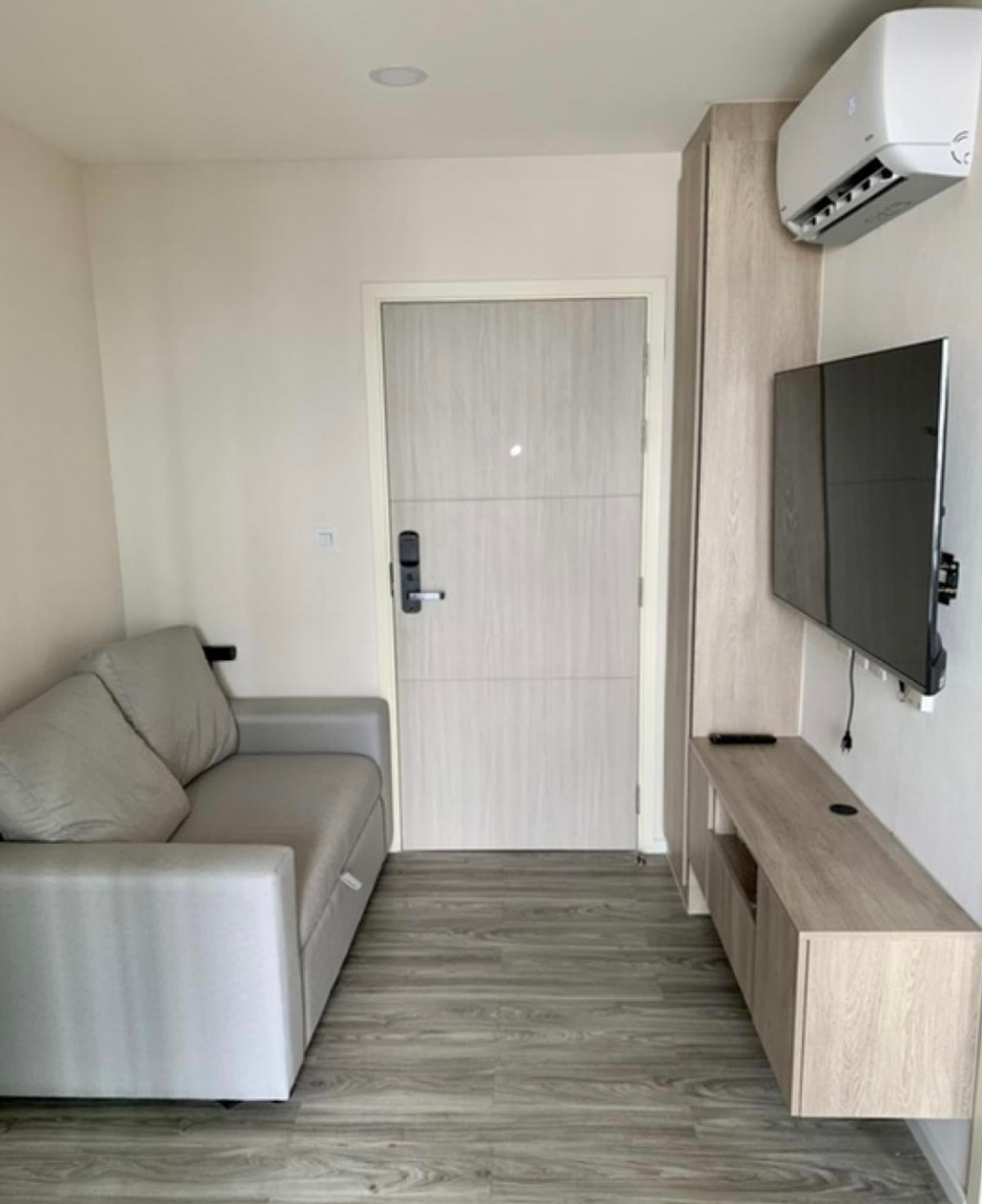 For RentCondoOnnut, Udomsuk : For rent, Icon Sukhumvit 77, beautiful, ready to move in, near BTS On Nut, if interested contact Line @841qqlnr