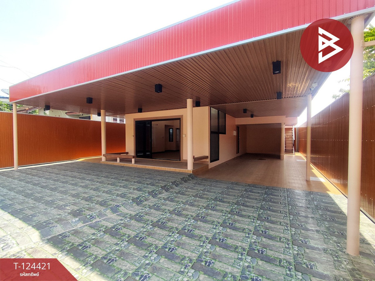 Single house for sale Ladaporn Village, Phutthamonthon Sai 5, Sam Phran, Nakhon Pathom, next to Borommaratchachonnani Road. Loading...