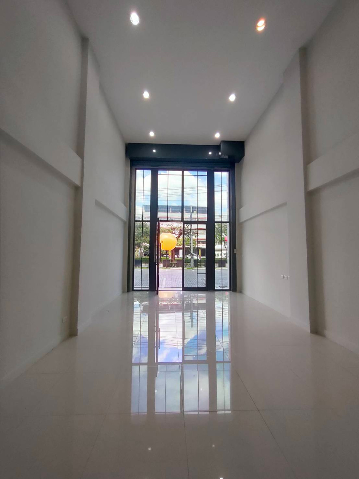 For RentShop HouseOnnut, Udomsuk : Commercial building for rent, THE MASTER project @ BTS ONNUT – PATTANAKARN (ST-02)