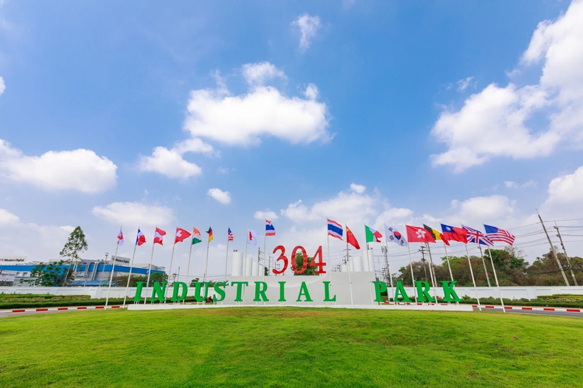 Hotel for sale in a prime location near the 304 Industrial Estate, Prachinburi, Thailand. Loading...